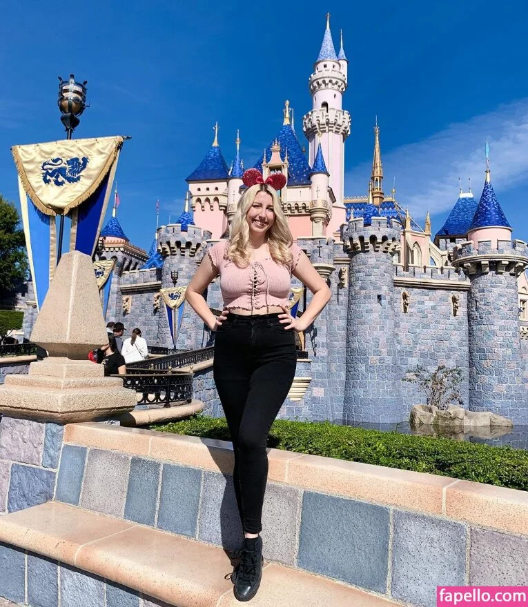 Abigail Cristea Onlyfans Photo Gallery 