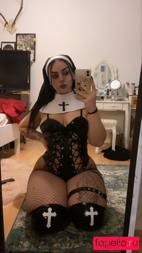 NevernaNoir Onlyfans Photo Gallery 