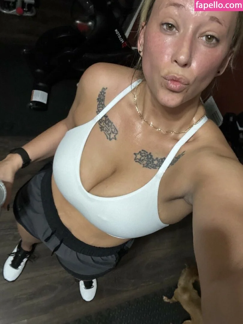 bigtitsmcgee612 Onlyfans Photo Gallery 