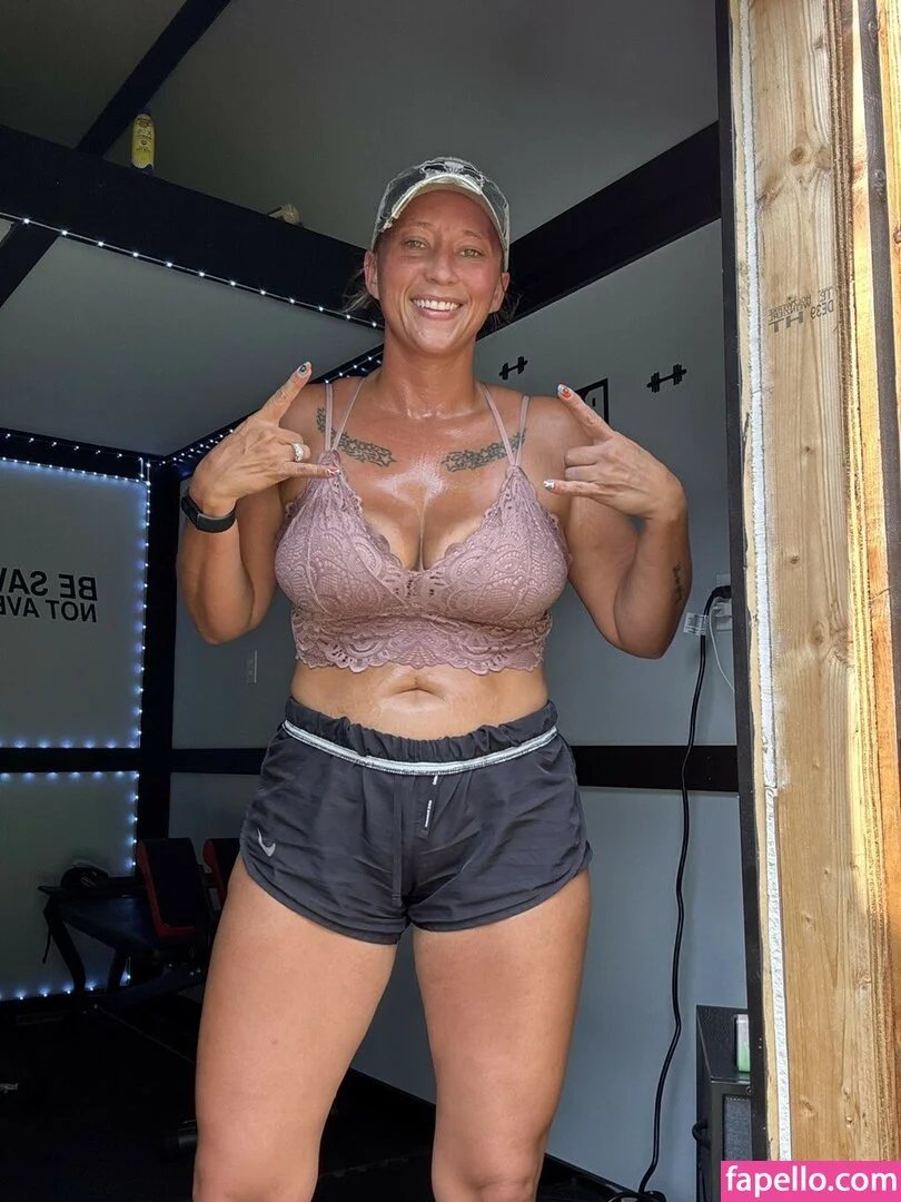 bigtitsmcgee612 Onlyfans Photo Gallery 