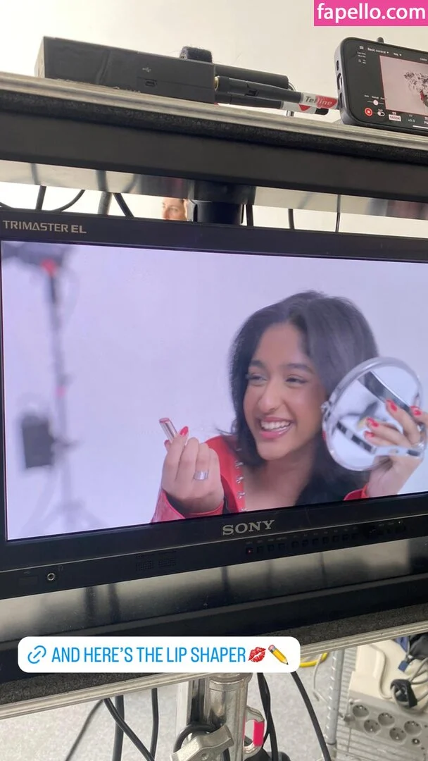 Maitreyi Ramakrishnan Onlyfans Photo Gallery 