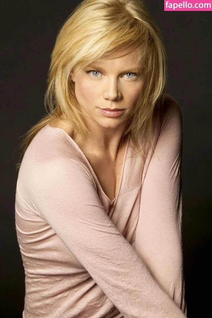 Peta Wilson Onlyfans Photo Gallery 