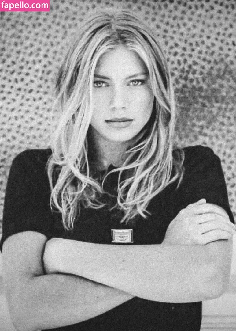 Peta Wilson Onlyfans Photo Gallery 