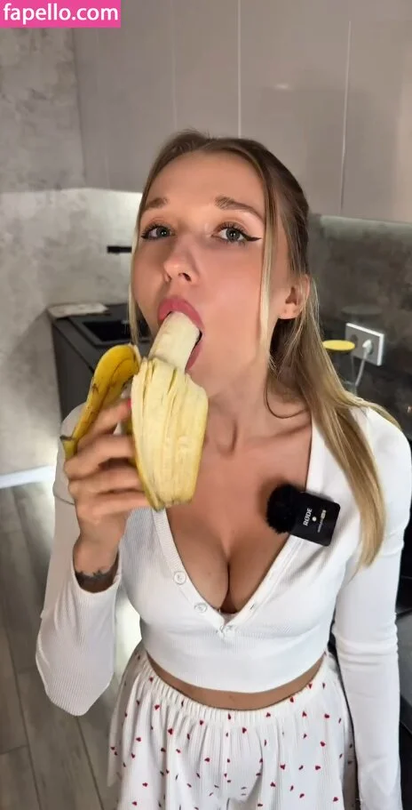 Natalie (Avo) Onlyfans Photo Gallery 