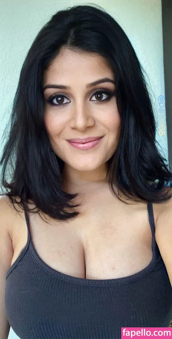 Damini Arora Onlyfans Photo Gallery 