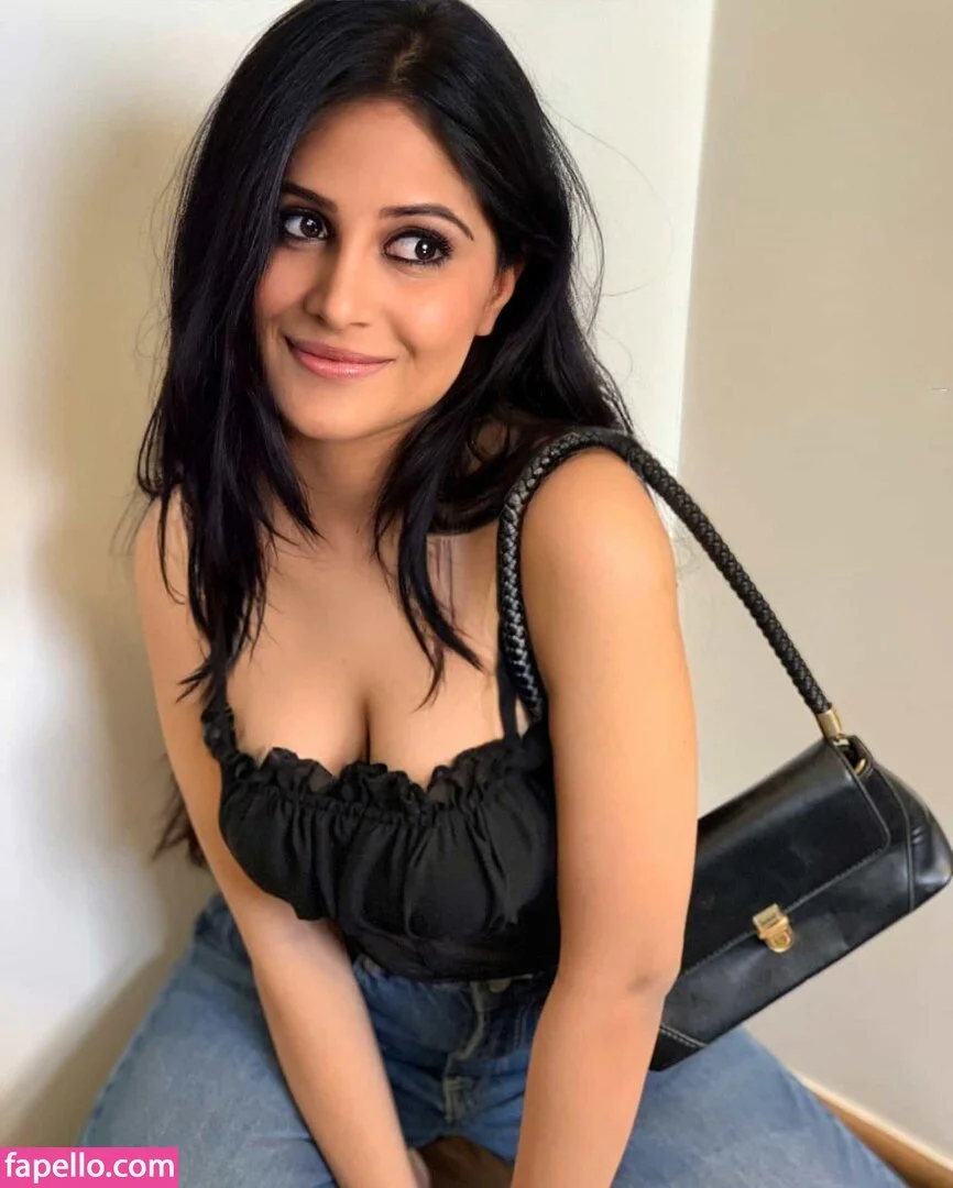 Damini Arora Onlyfans Photo Gallery 