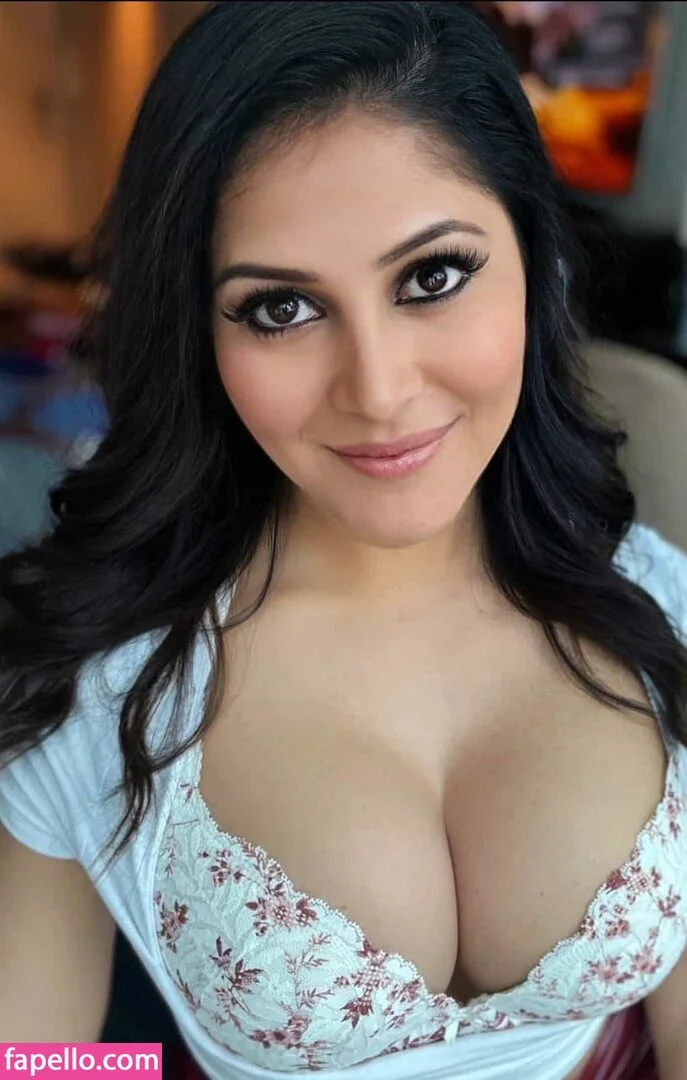 Damini Arora Onlyfans Photo Gallery 