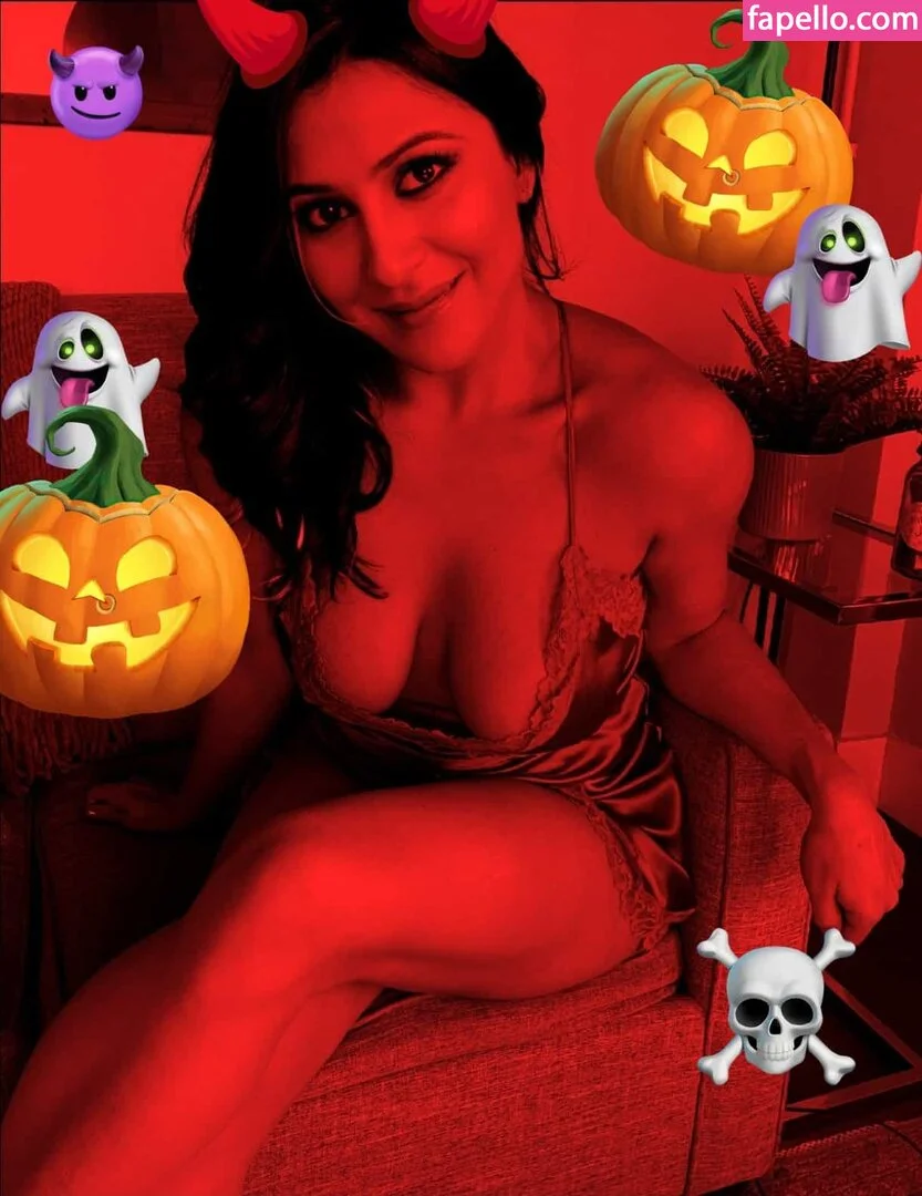 Damini Arora Onlyfans Photo Gallery 