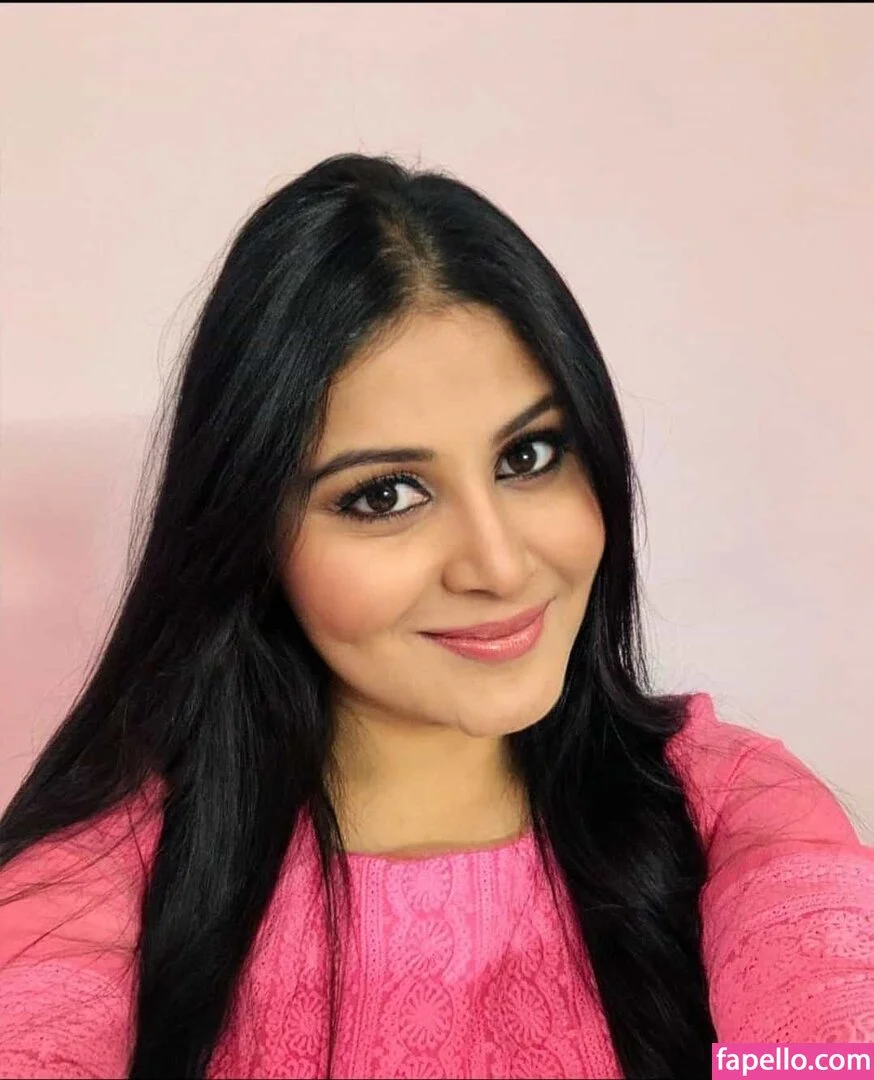 Damini Arora Onlyfans Photo Gallery 