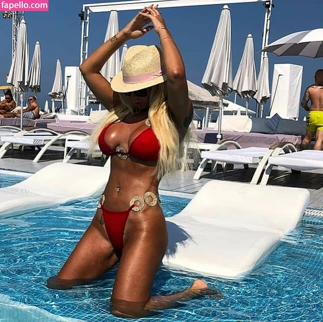 Simona Trasca Onlyfans Photo Gallery 