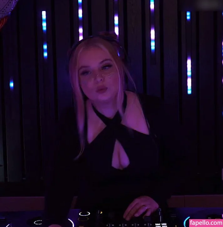 Narilah Onlyfans Photo Gallery 