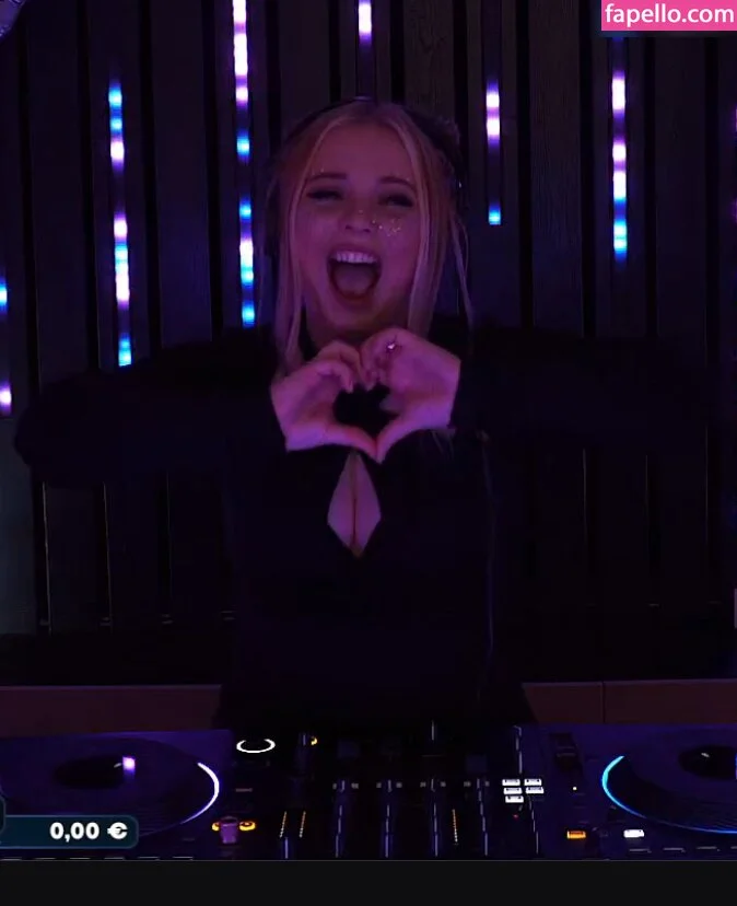 Narilah Onlyfans Photo Gallery 