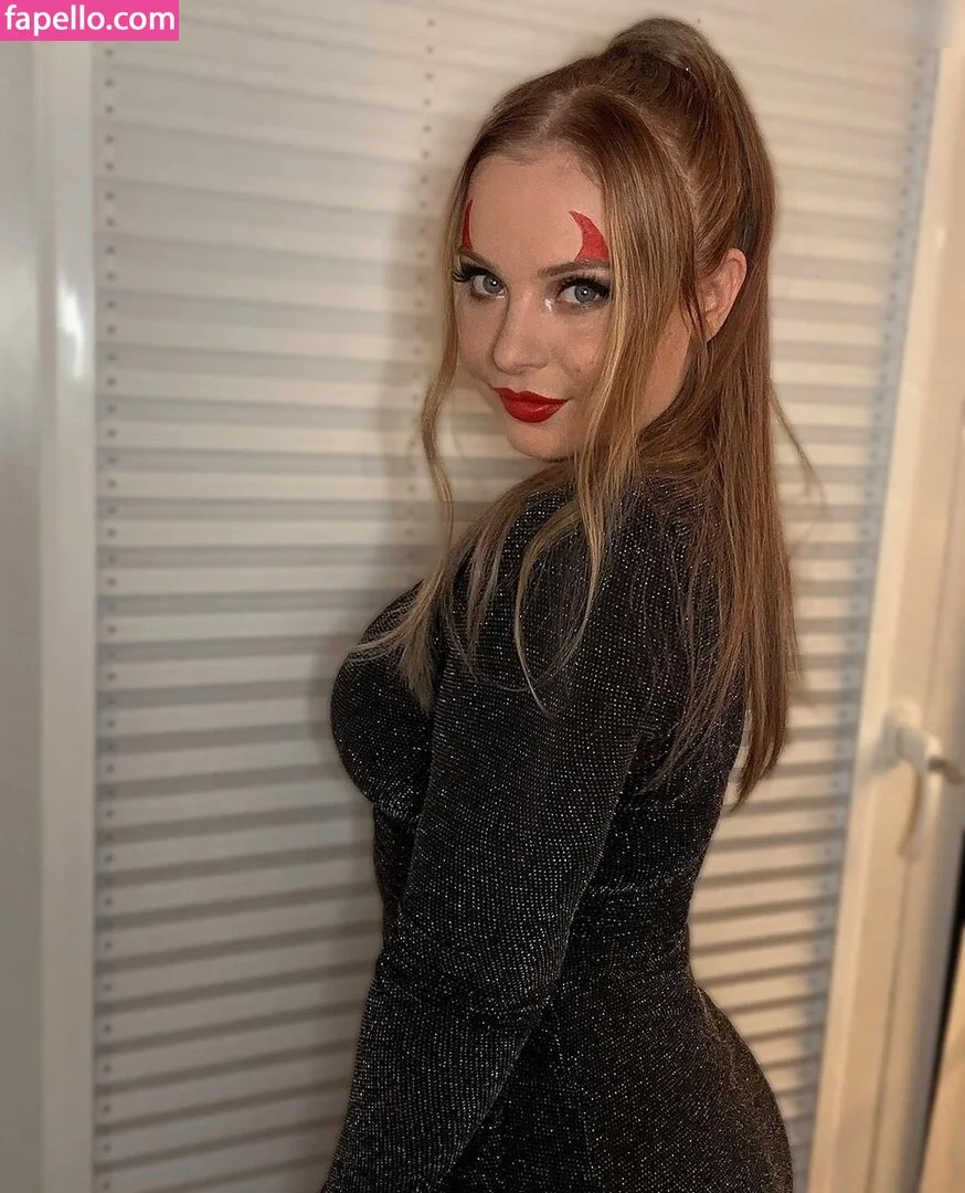 Narilah Onlyfans Photo Gallery 