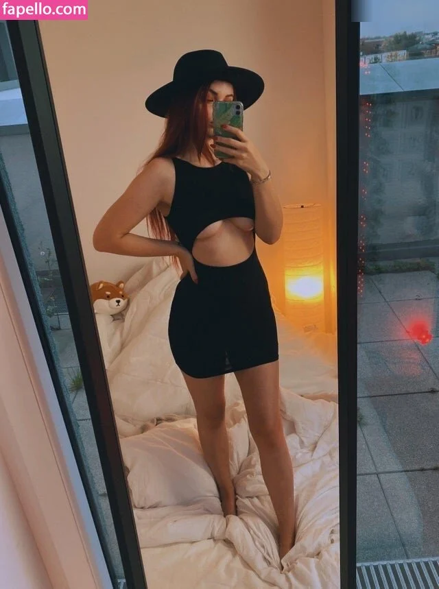 Analag.a Onlyfans Photo Gallery 