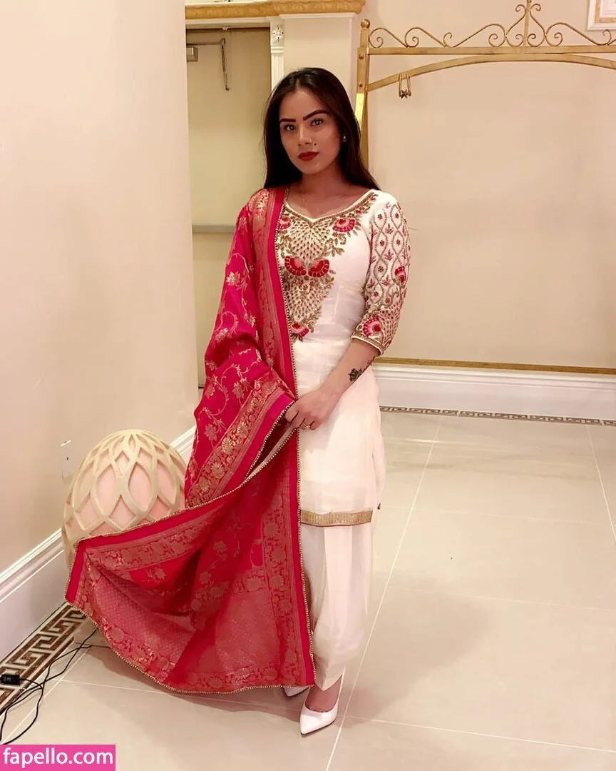 Sukh Bains Onlyfans Photo Gallery 