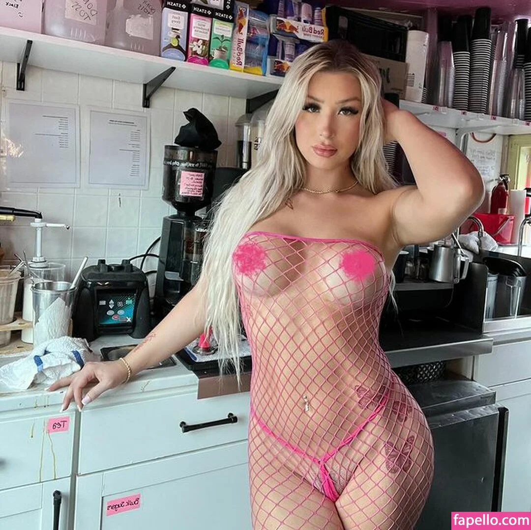 Stacked Blonde Onlyfans Photo Gallery 