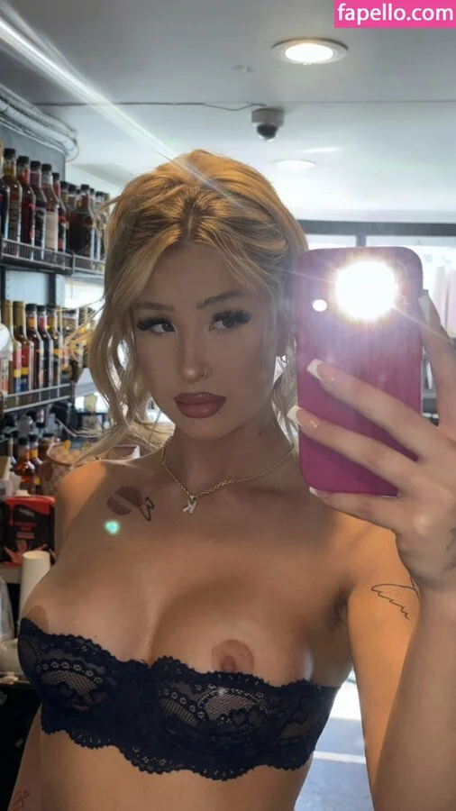 Stacked Blonde Onlyfans Photo Gallery 