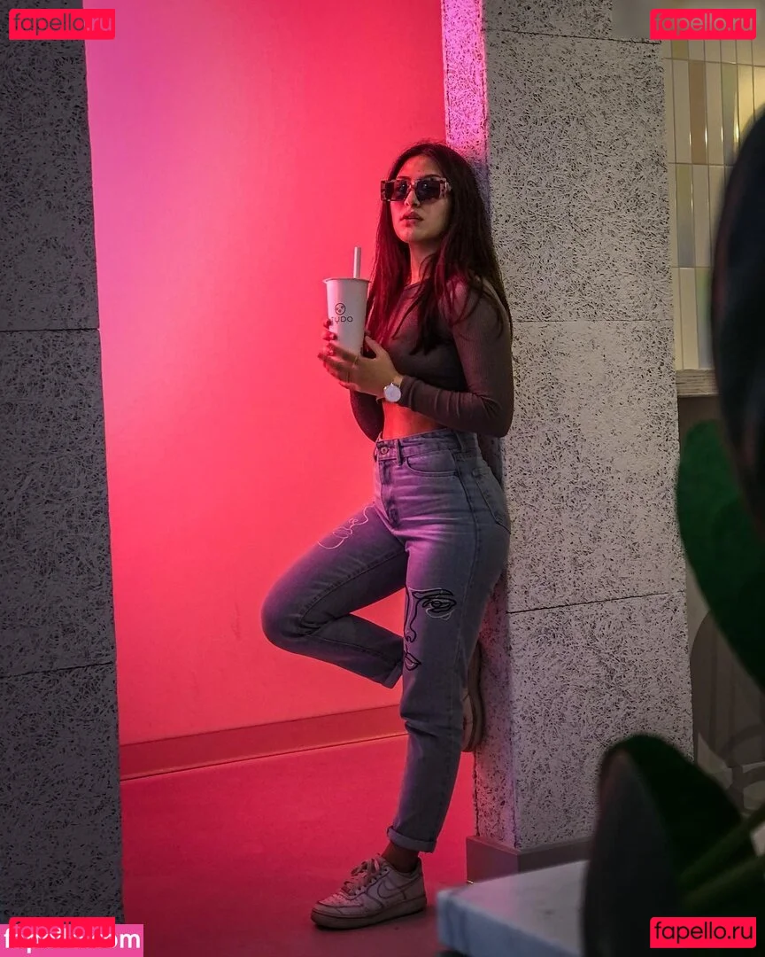 Larush Onlyfans Photo Gallery 