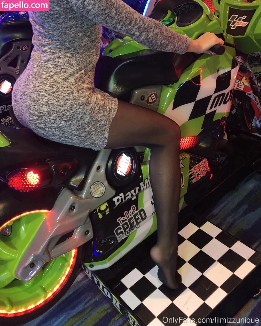 lilmizzunique Onlyfans Photo Gallery 