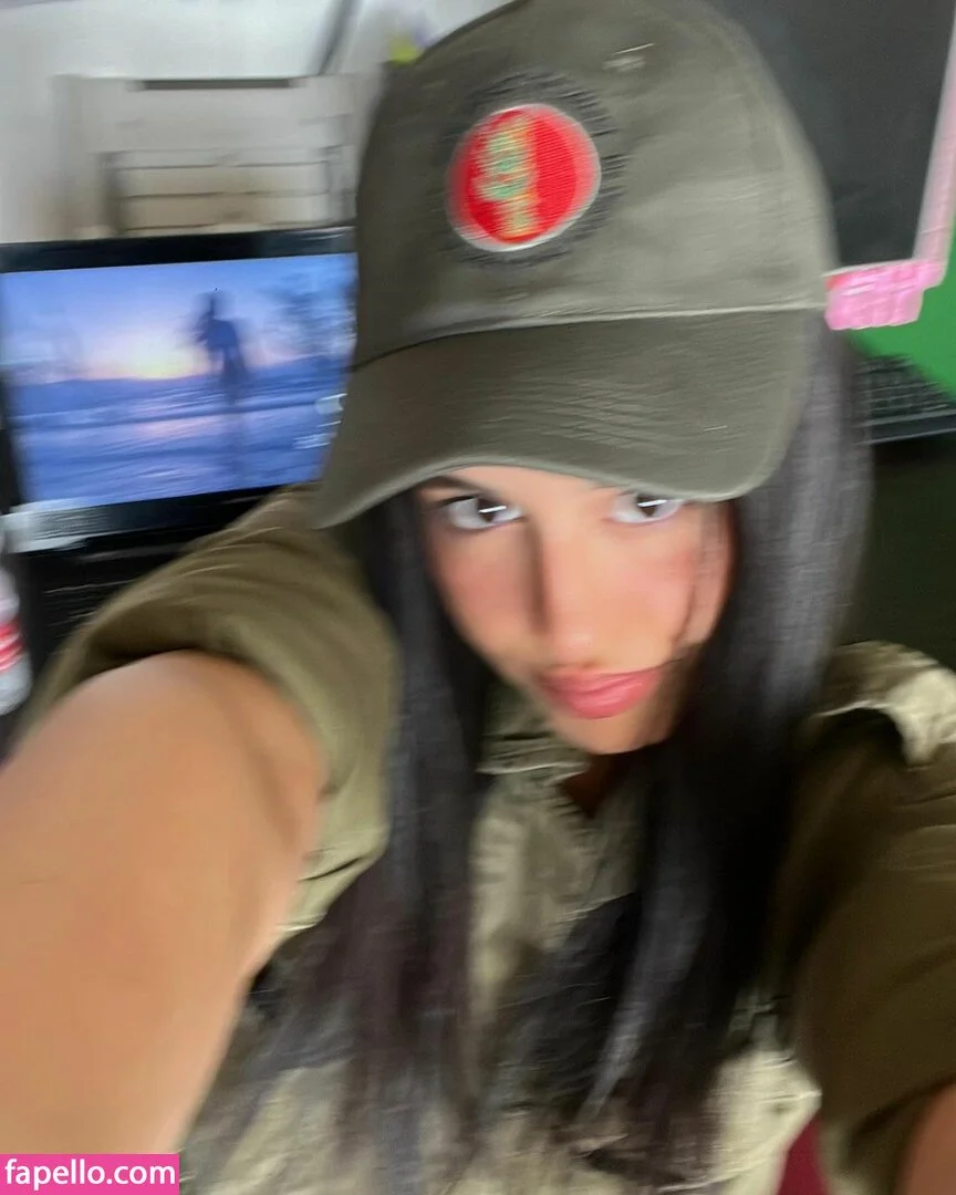 May Cohen Onlyfans Photo Gallery 