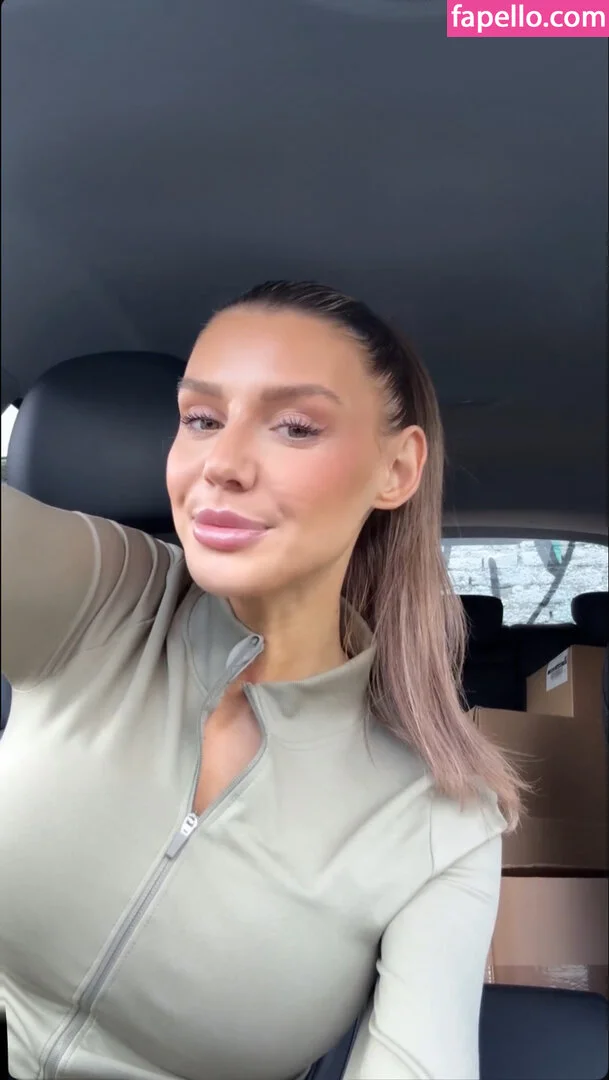 Facialize Me Onlyfans Photo Gallery 