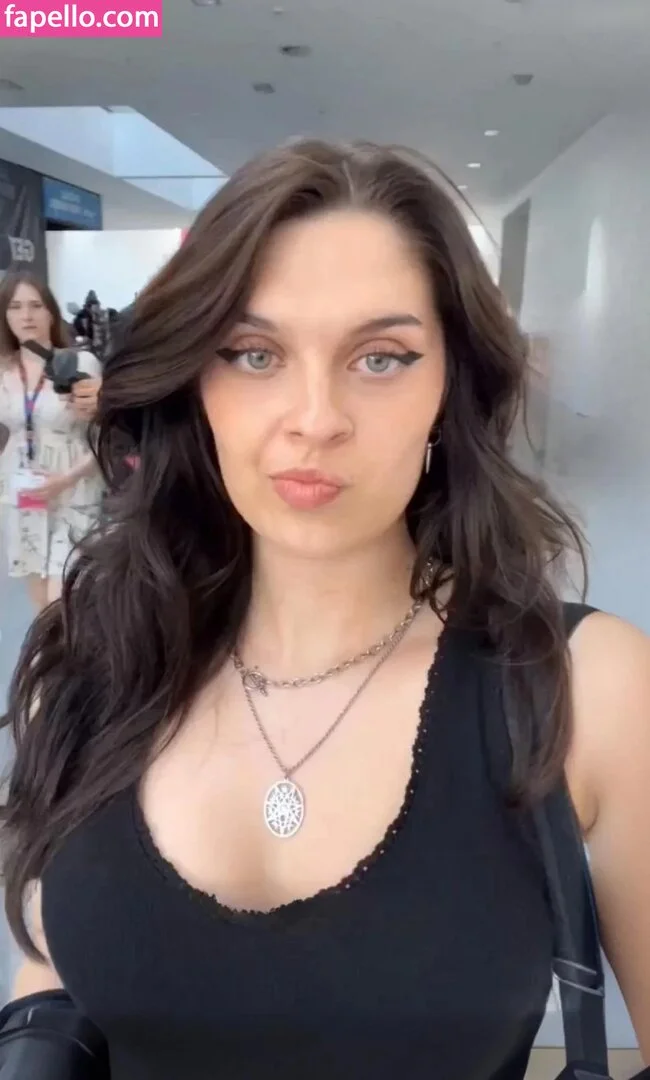 Facialize Me Onlyfans Photo Gallery 