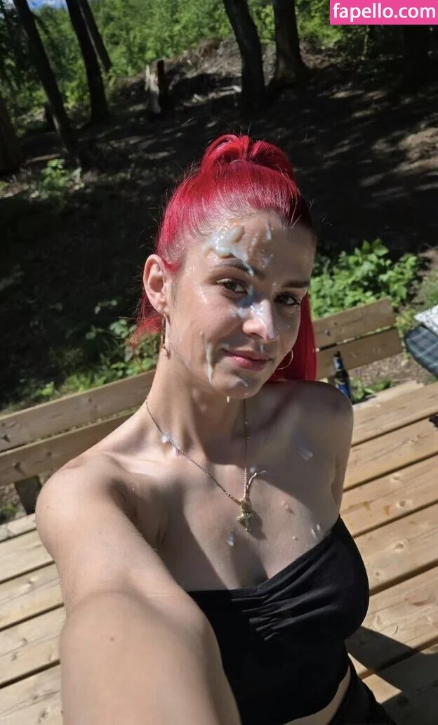 Facialize Me Onlyfans Photo Gallery 