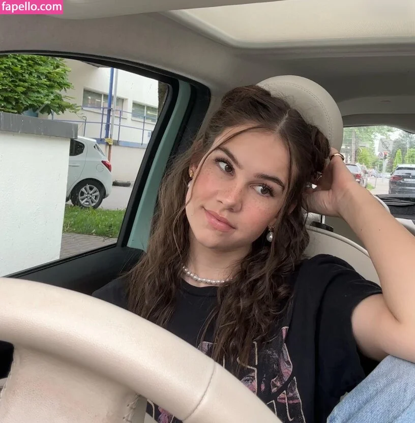 Facialize Me Onlyfans Photo Gallery 