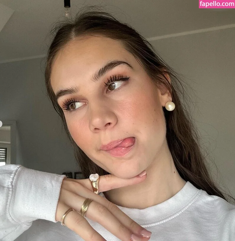 Facialize Me Onlyfans Photo Gallery 