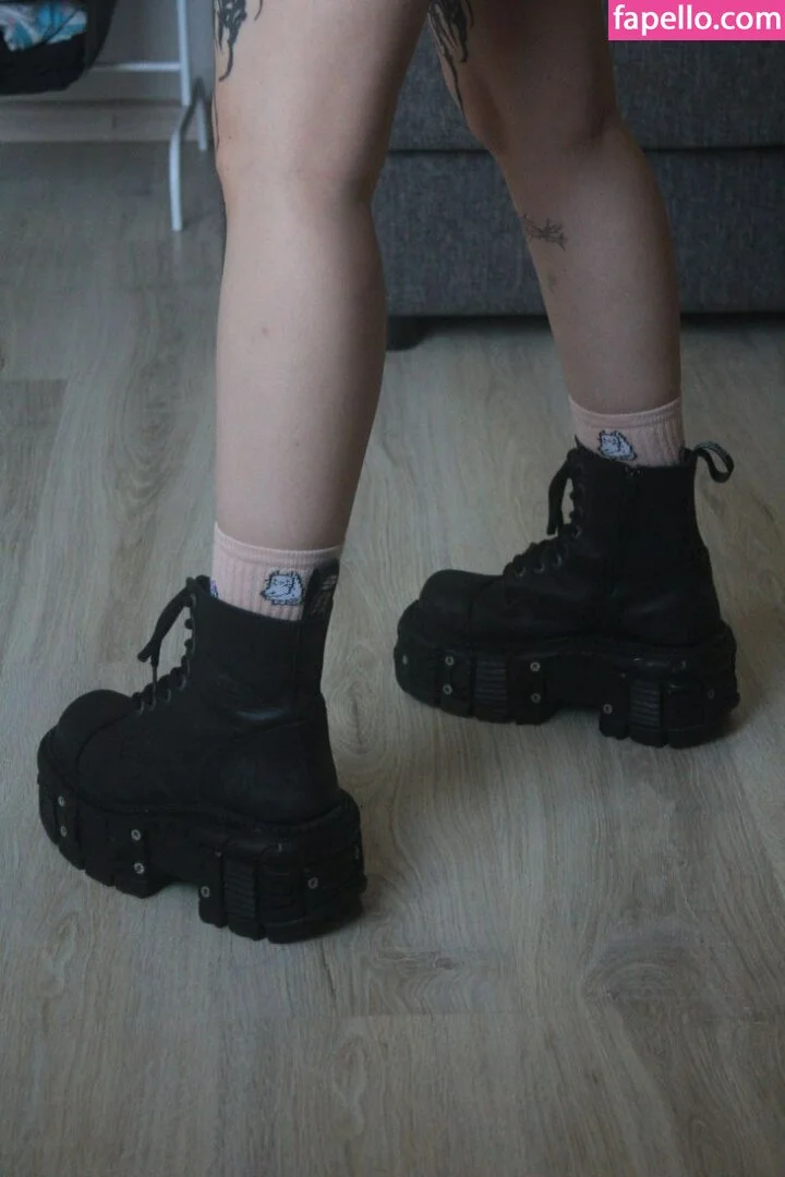 Jules Feet Onlyfans Photo Gallery 