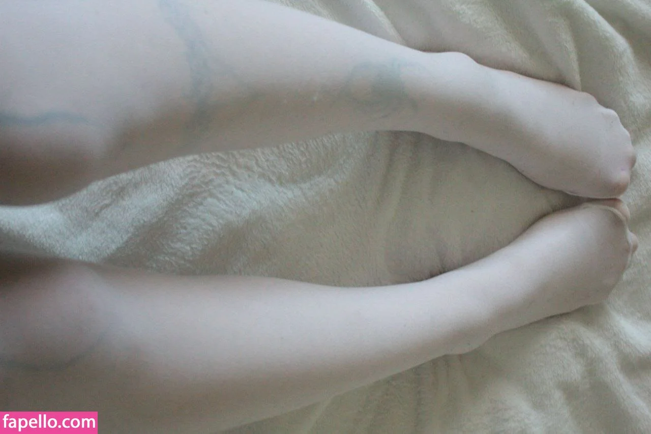 Jules Feet Onlyfans Photo Gallery 