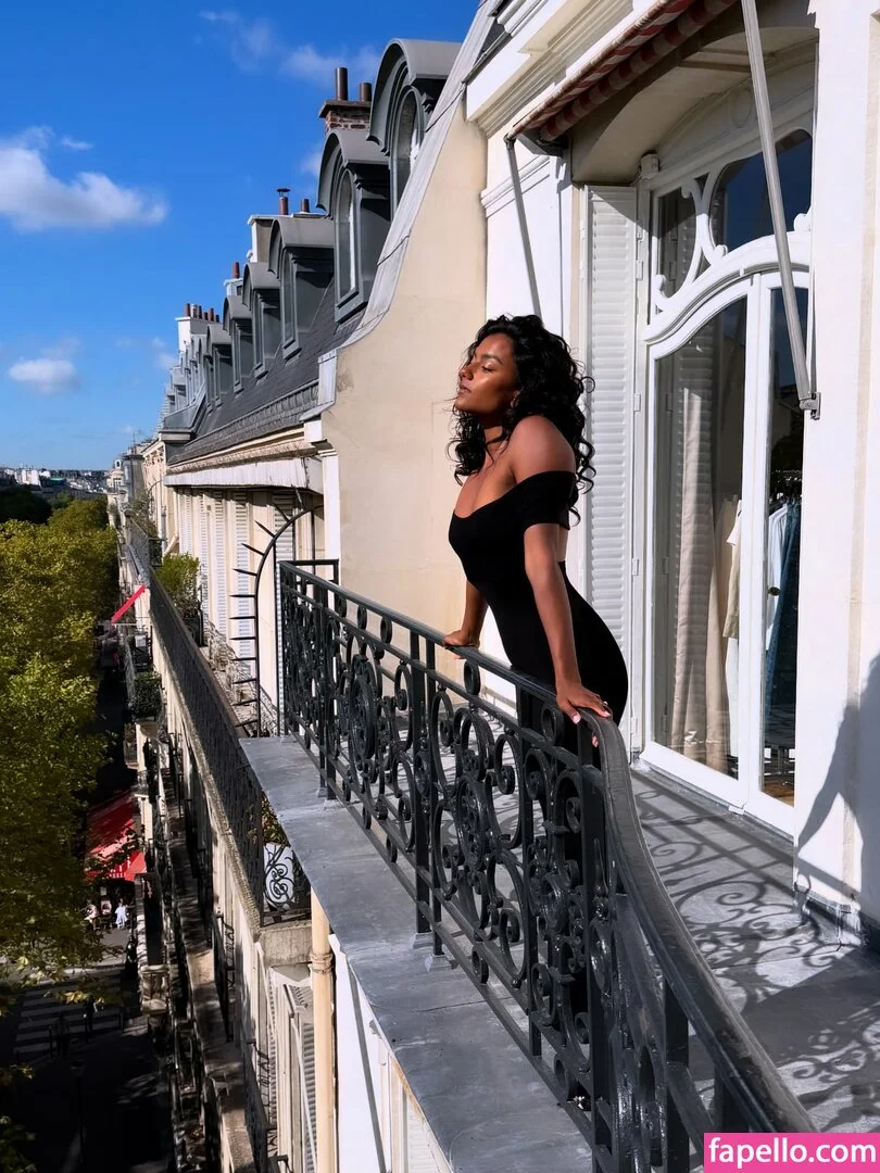 Simone Ashley Onlyfans Photo Gallery 