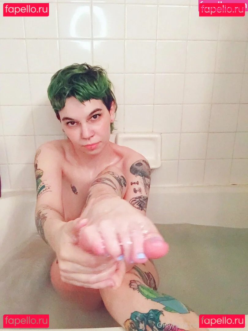 c0meonaileen Onlyfans Photo Gallery 