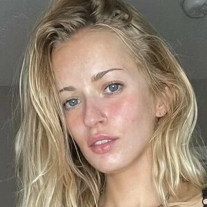 Chloe Cream Onlyfans Photo Gallery 