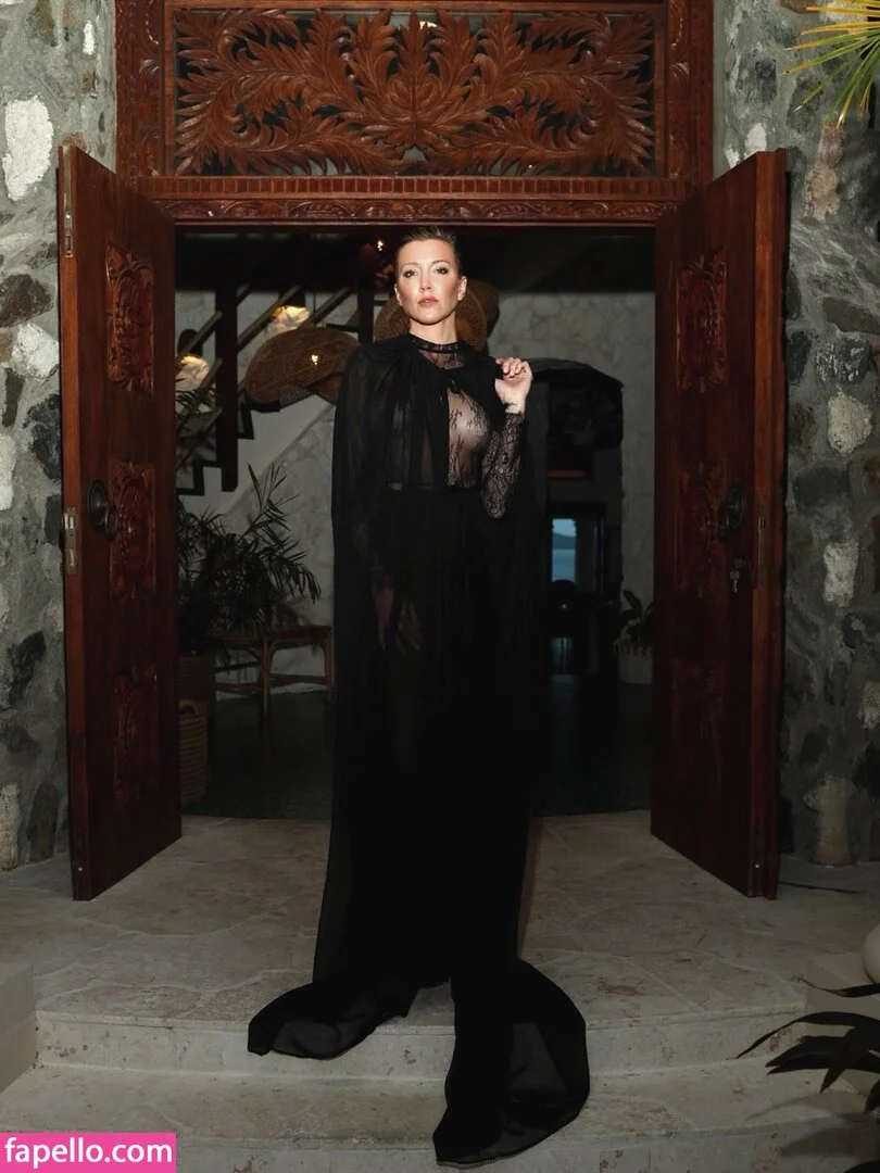 Katie Cassidy Onlyfans Photo Gallery 