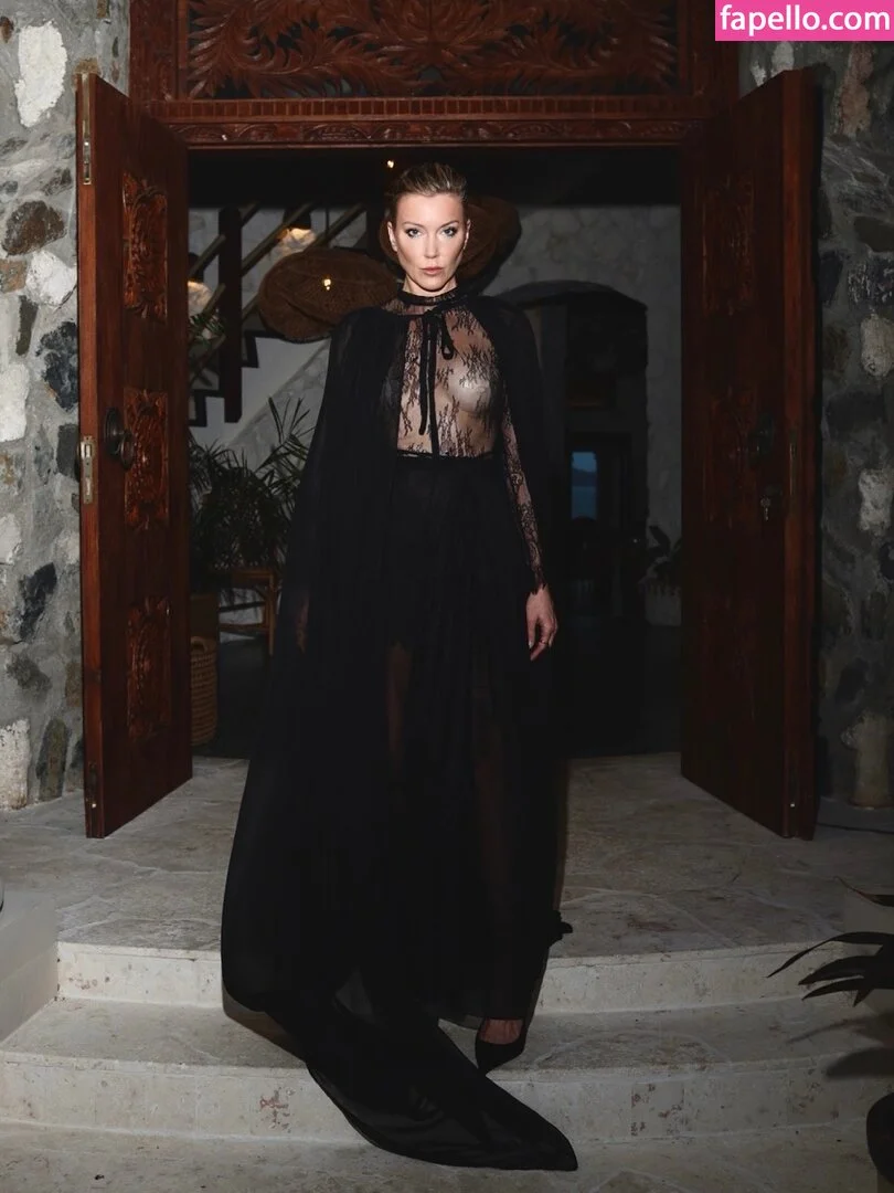 Katie Cassidy Onlyfans Photo Gallery 