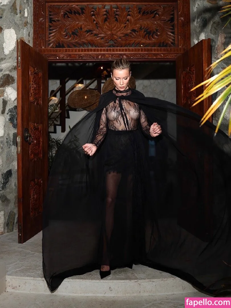 Katie Cassidy Onlyfans Photo Gallery 