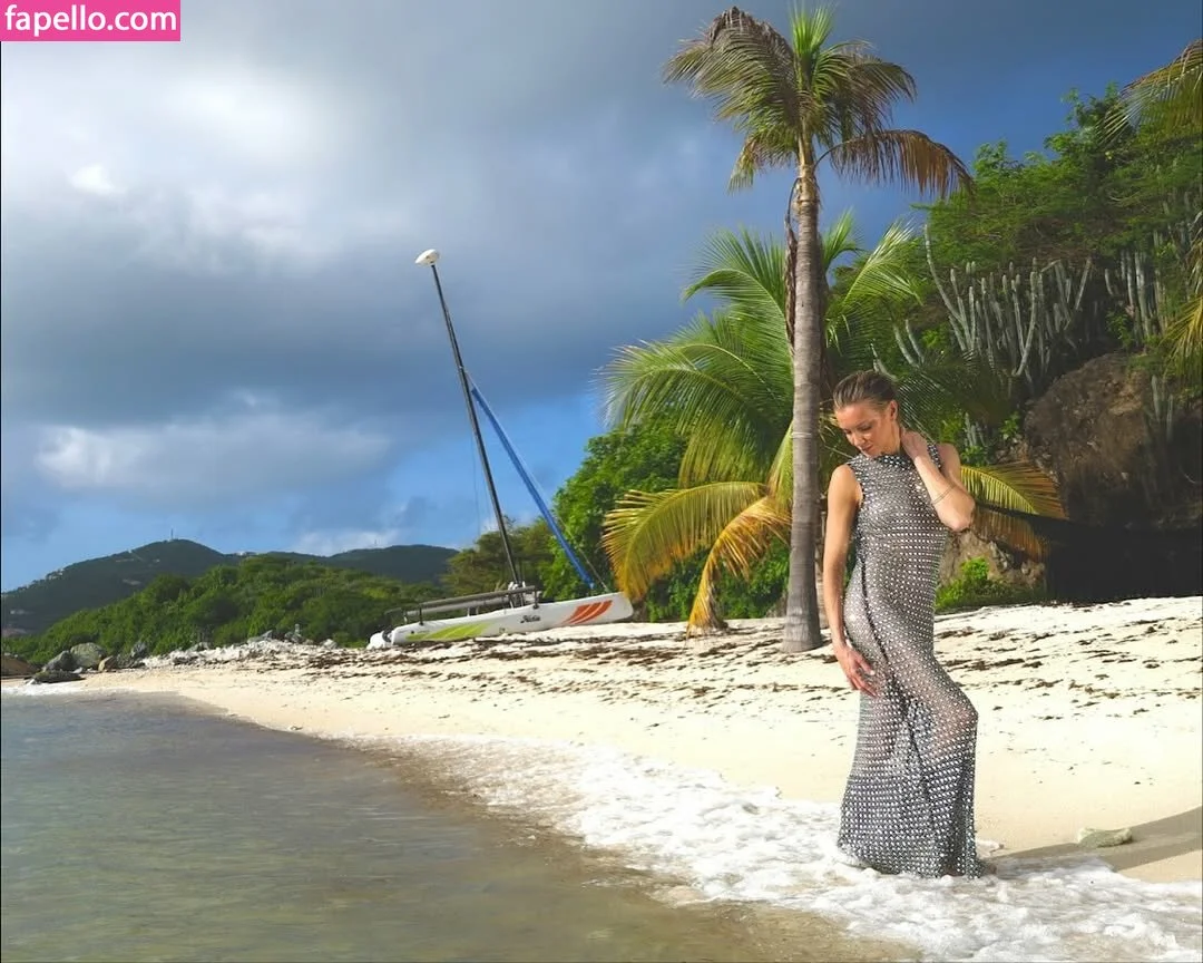 Katie Cassidy Onlyfans Photo Gallery 