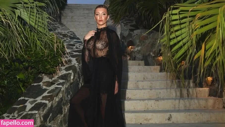 Katie Cassidy Onlyfans Photo Gallery 