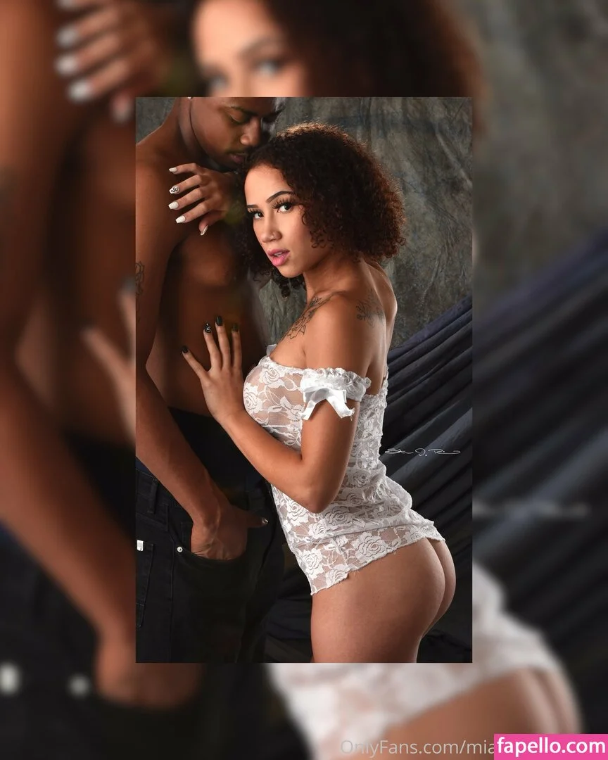 miahmullatofree Onlyfans Photo Gallery 