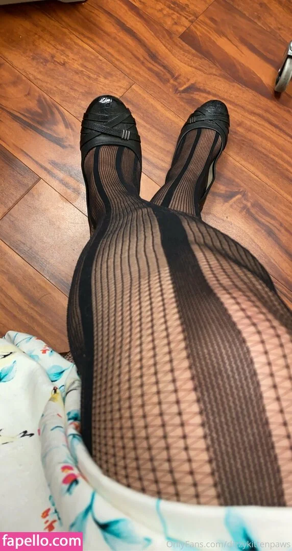 dizzykittenpaws Onlyfans Photo Gallery 