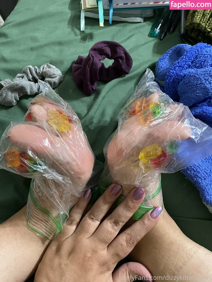 dizzykittenpaws Onlyfans Photo Gallery 