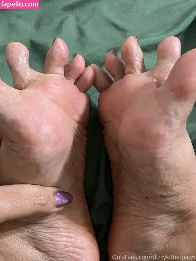 dizzykittenpaws Onlyfans Photo Gallery 
