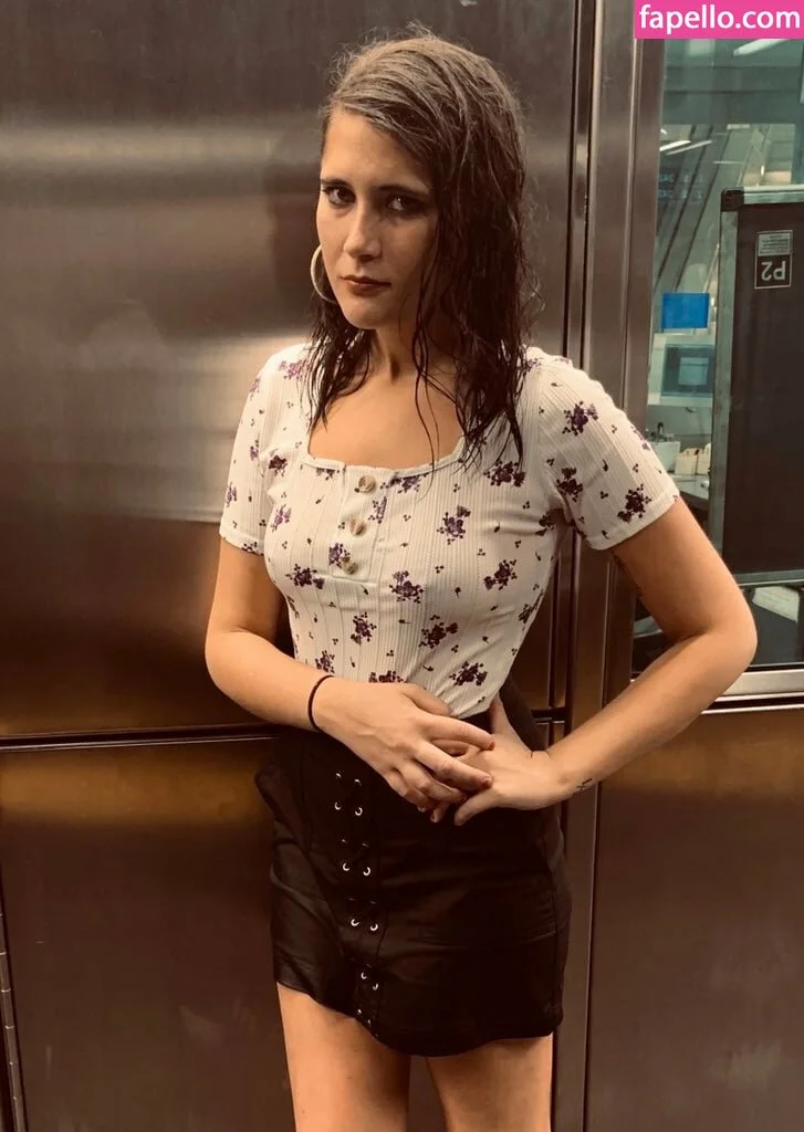 Keanu Thompson Onlyfans Photo Gallery 