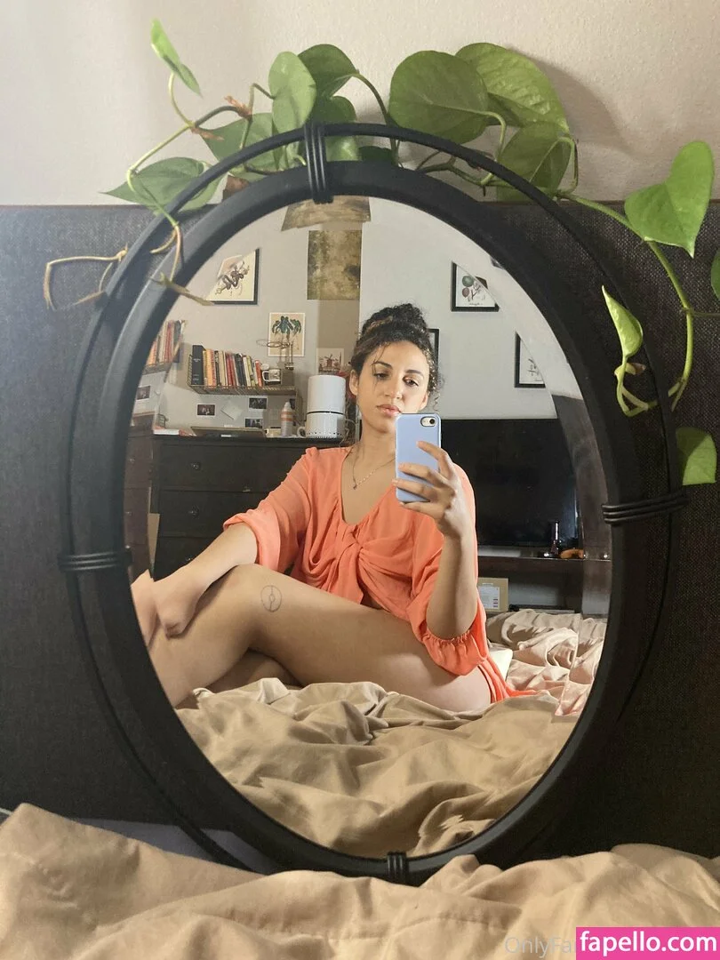 t4ych4 Onlyfans Photo Gallery 