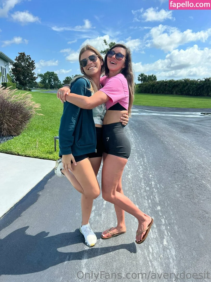 averydoesit Onlyfans Photo Gallery 