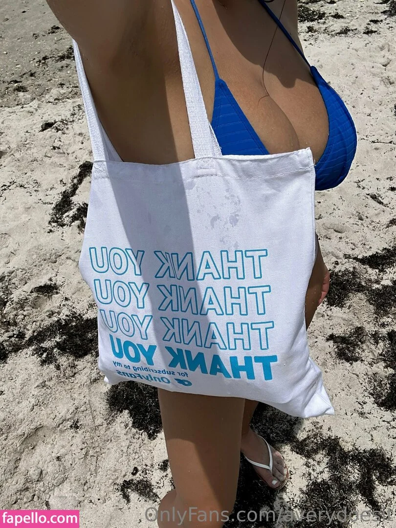 averydoesit Onlyfans Photo Gallery 