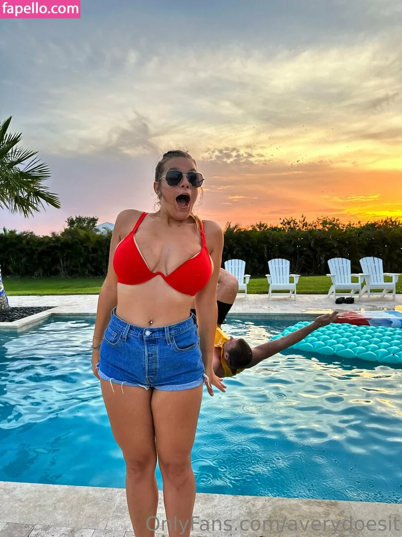 averydoesit Onlyfans Photo Gallery 