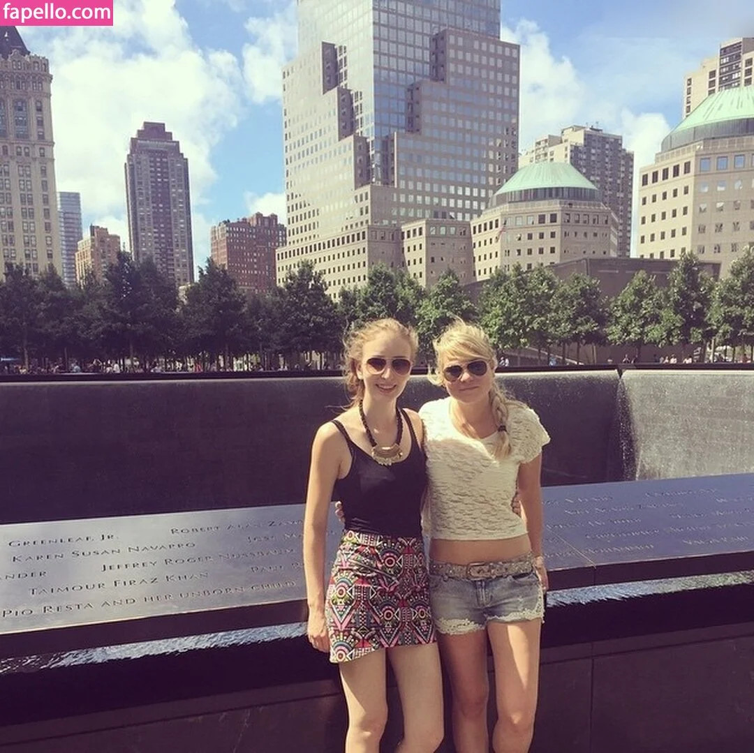 kira_christin Onlyfans Photo Gallery 