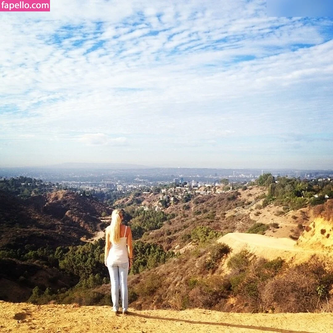 kira_christin Onlyfans Photo Gallery 